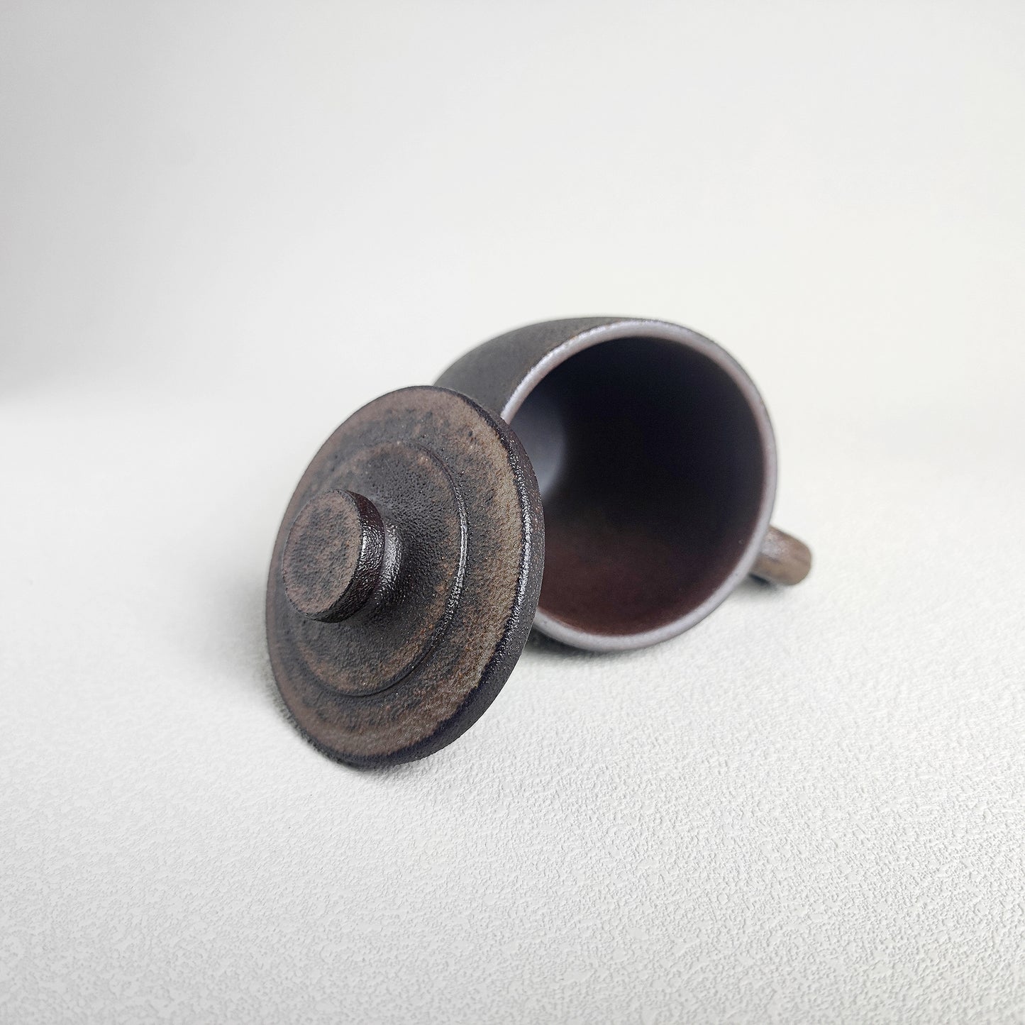 Coarse Pottery Lidded Mug - Sishui Clay